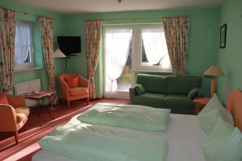 Hotel Kienberger Hof Пфронтен Екстериор снимка