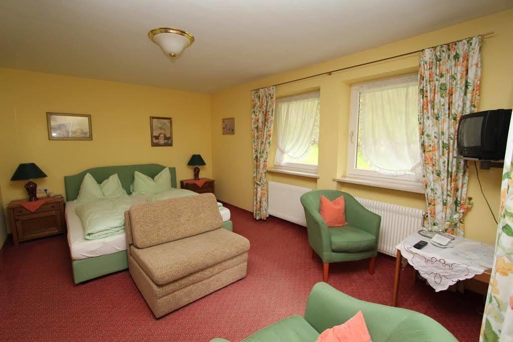 Hotel Kienberger Hof Пфронтен Екстериор снимка